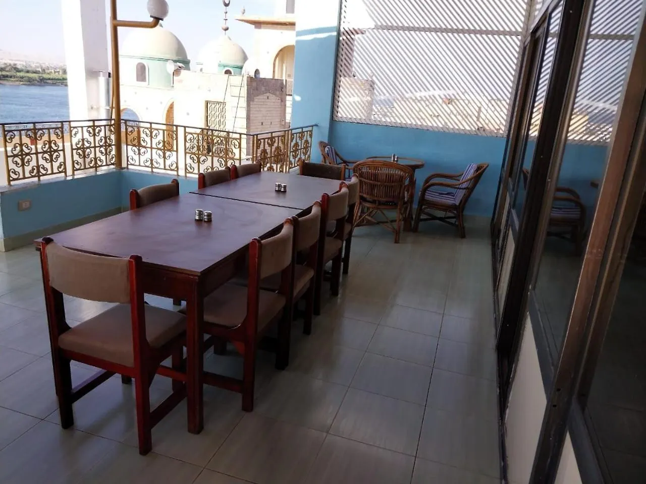 Merry Land Hotel & Roof Top Nile Restaurant Λούξορ