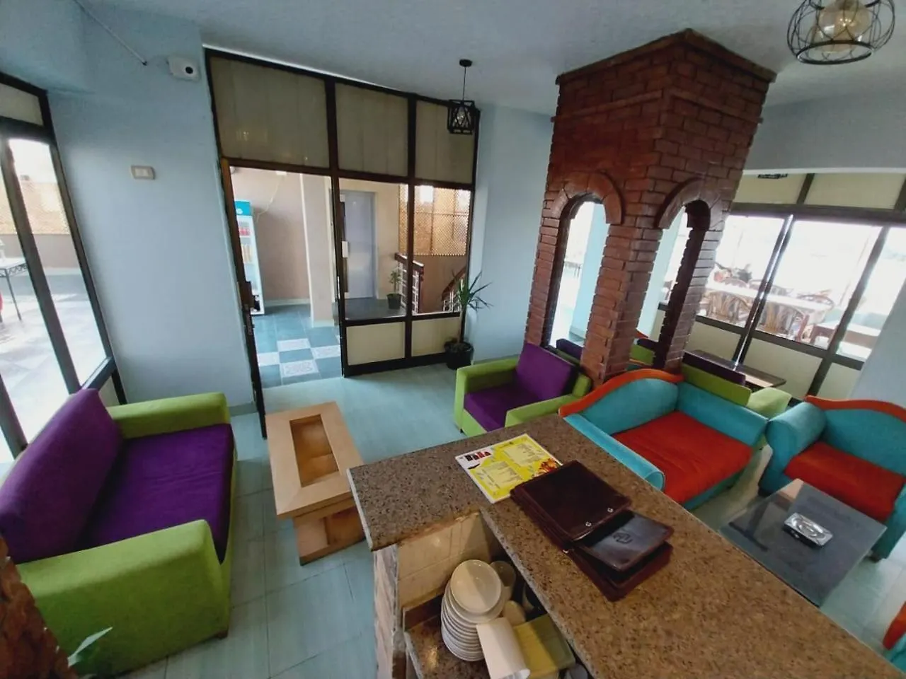 Merry Land Hotel & Roof Top Nile Restaurant Λούξορ