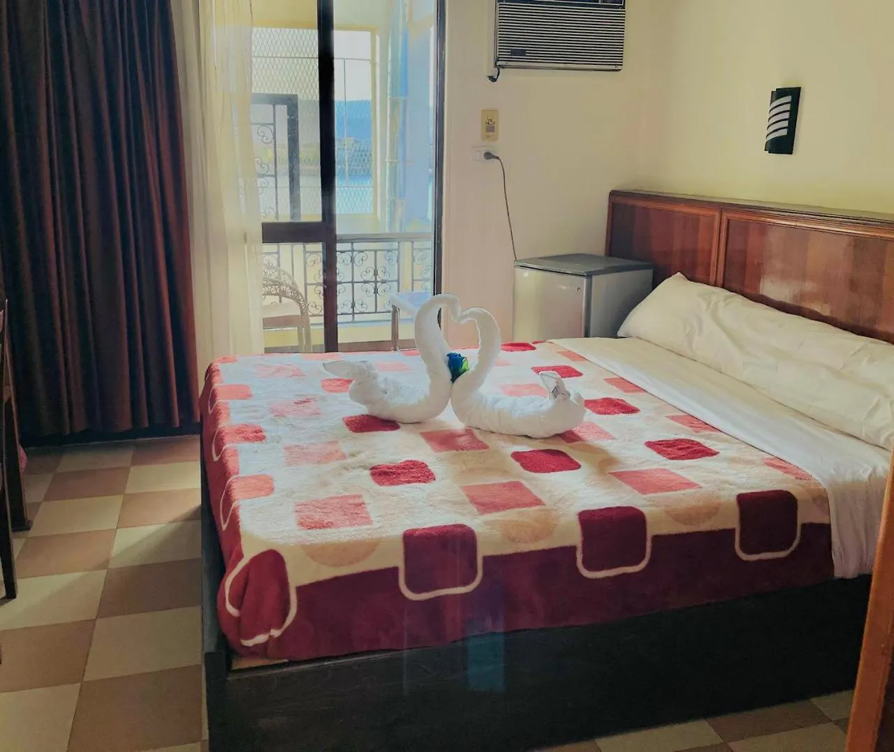 Merry Land Hotel & Roof Top Nile Restaurant Λούξορ