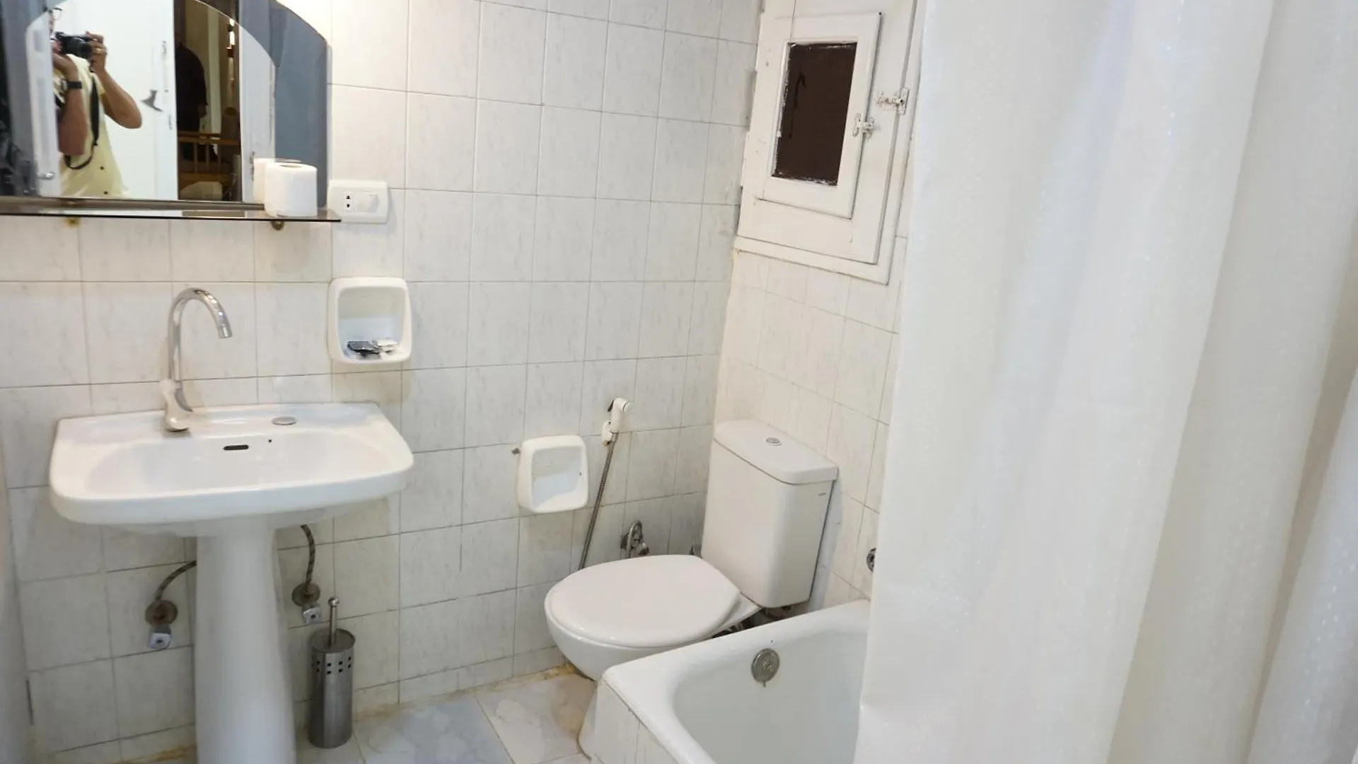 Merry Land Hotel & Roof Top Nile Restaurant Λούξορ